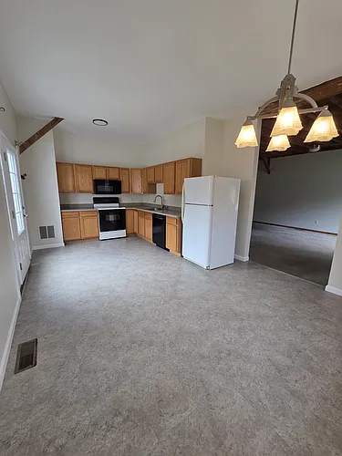 1-18 Willow Way Photo 1