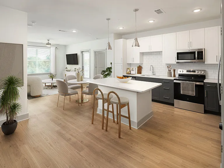 The Hudson — Photo 35