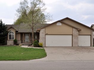 613 N Ridgehurst St, Wichita, KS 67230