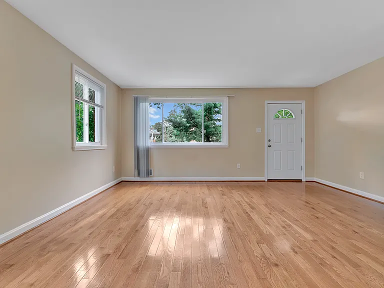 9017 Manchester Rd — Photo 3