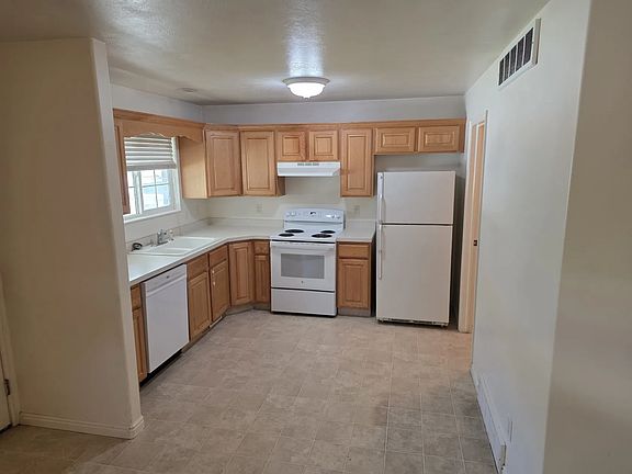 2nd image of 387 N Peach St