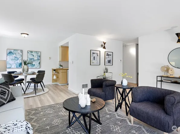 18910 8th Avenue NW #125, Shoreline, WA 98177