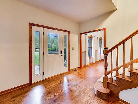 3rd image of 2120 Kenton Ln