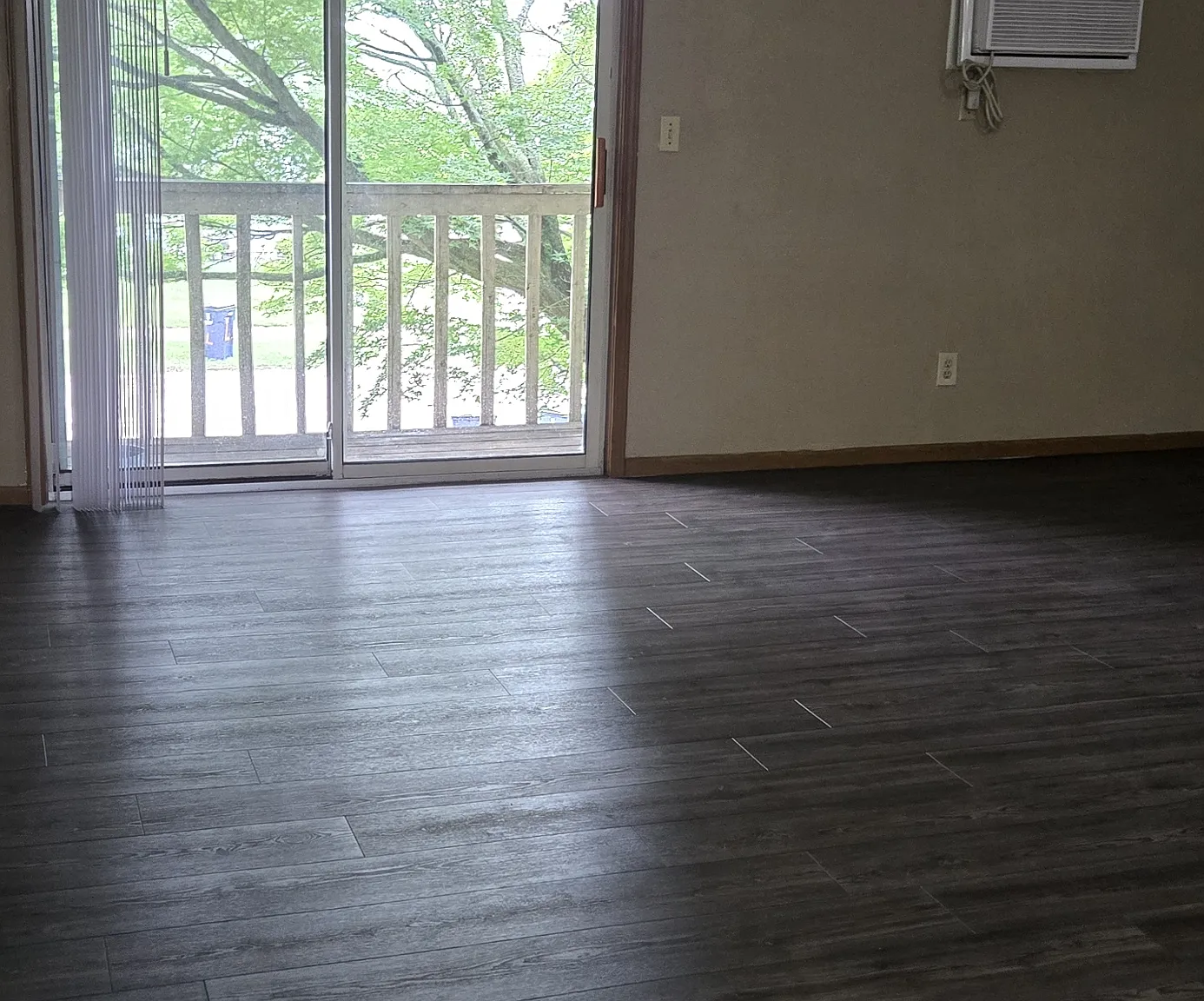 378 Stratford Way - 4 — Photo 4