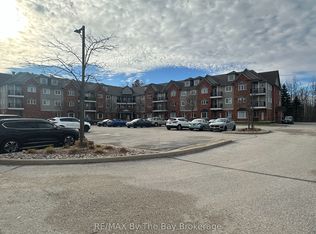 16 Westbury Rd #202, Wasaga Beach, ON L9Z0B8