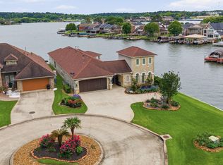 9305 Old River Ct E, Montgomery, TX 77356
