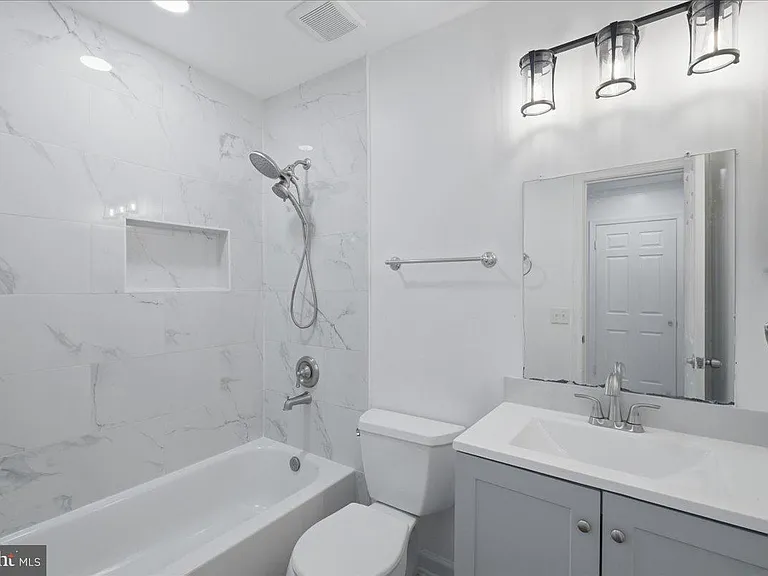 10598 Reeds Landing Cir — Photo 15