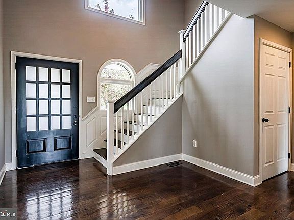 2nd image of 120 Hunting Hill Ln