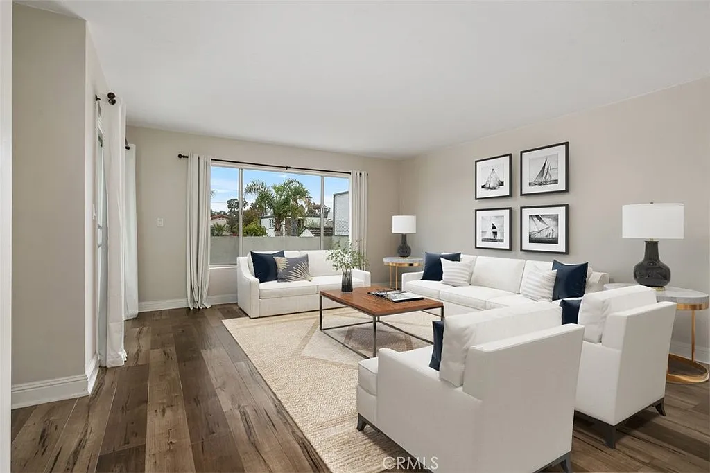 2 bed, 1.0 bath, 1100 sqft, $4,900 — Photo 1