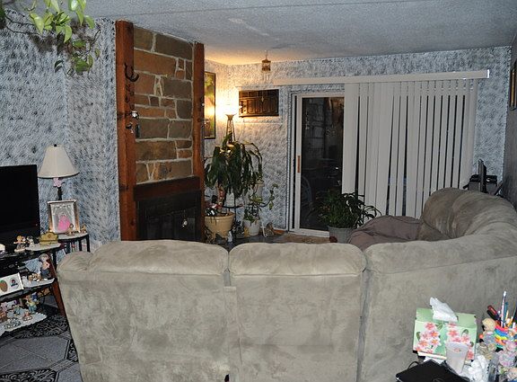3rd image of 695 Grove Dr APT 106