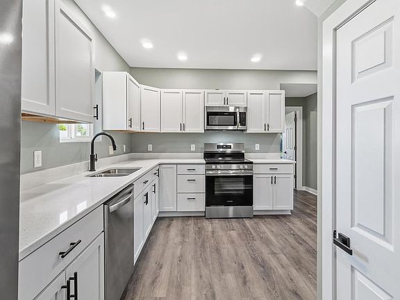 3rd image of 208 Portland Road