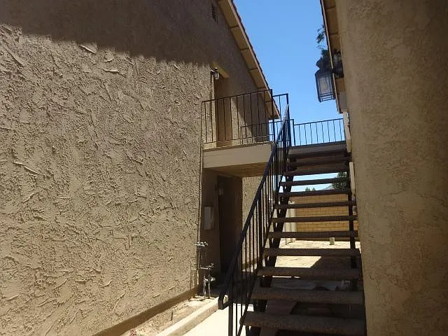 2 bed, 765 sqft, $2,500 — Photo 2