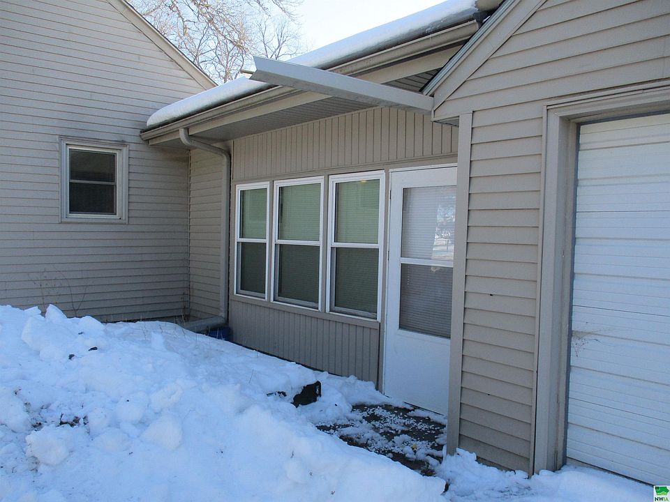 4900 Correctionville Rd, Sioux City, IA 51106 Zillow