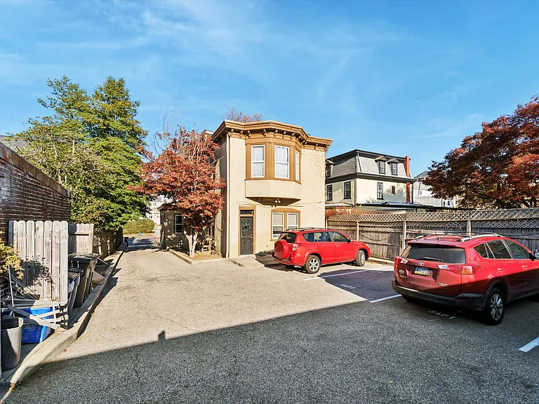 359 Lyceum Ave — Photo 18