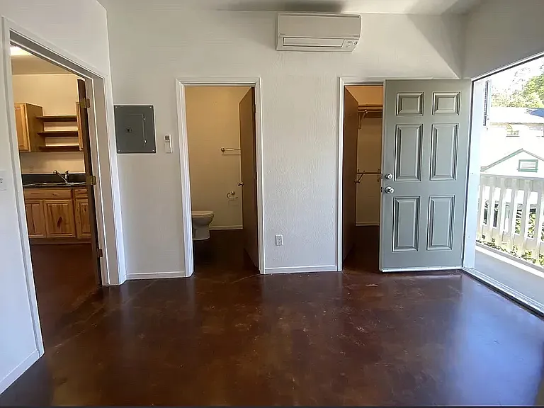 489 S Stewart St #4 — Photo 5