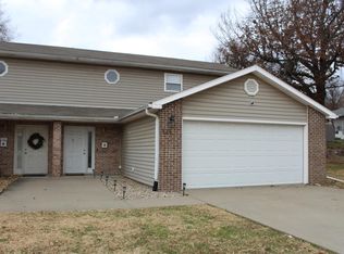 1210 S 39th St, Saint Joseph, MO 64507