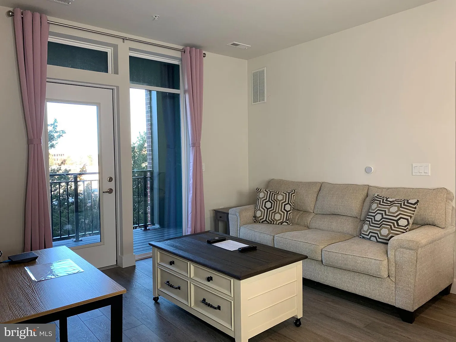2 bed, 1221 sqft, $3,850 — Photo 4