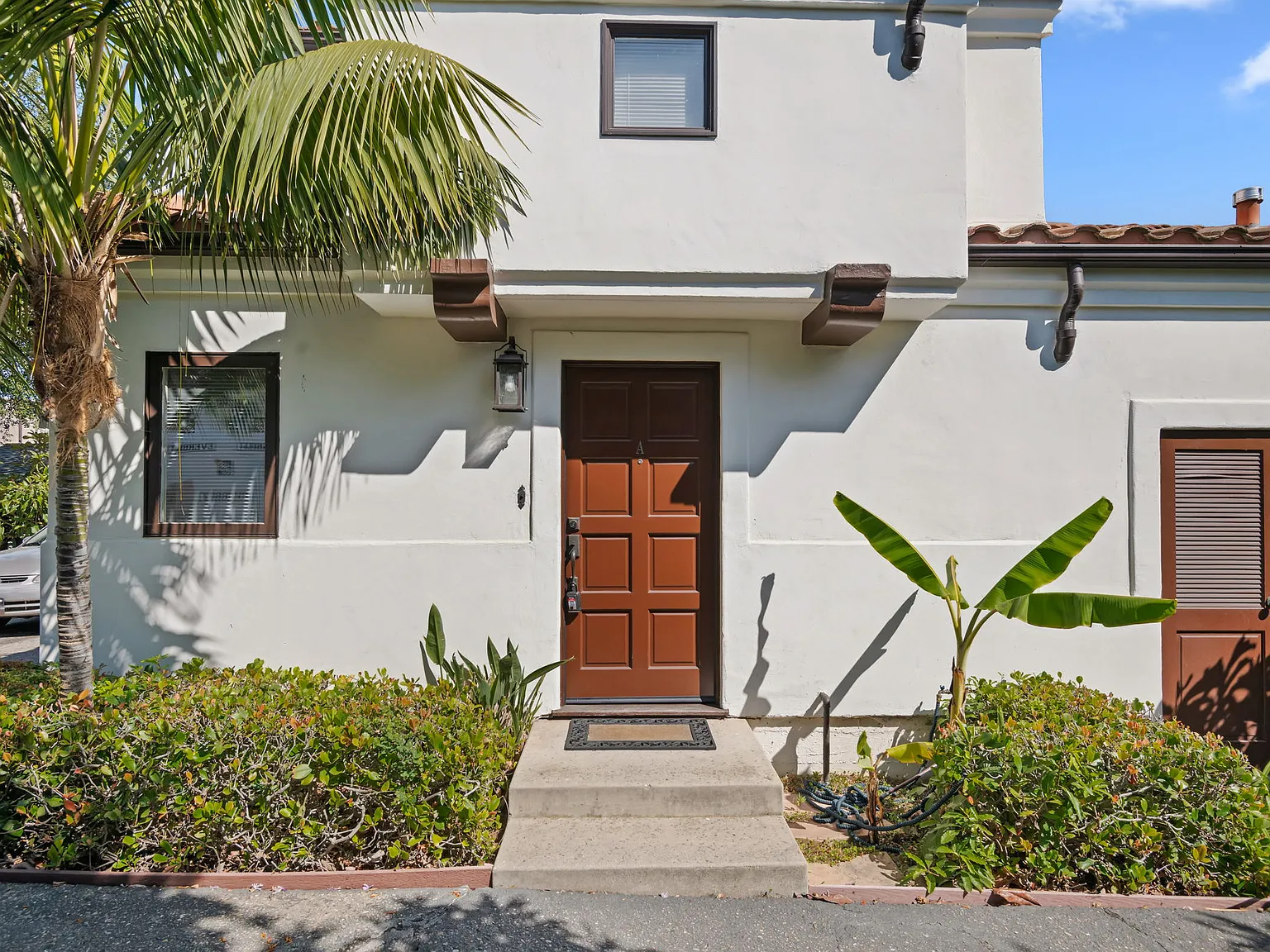 1 bed, 1.5 bath, $3,300 — Photo 2