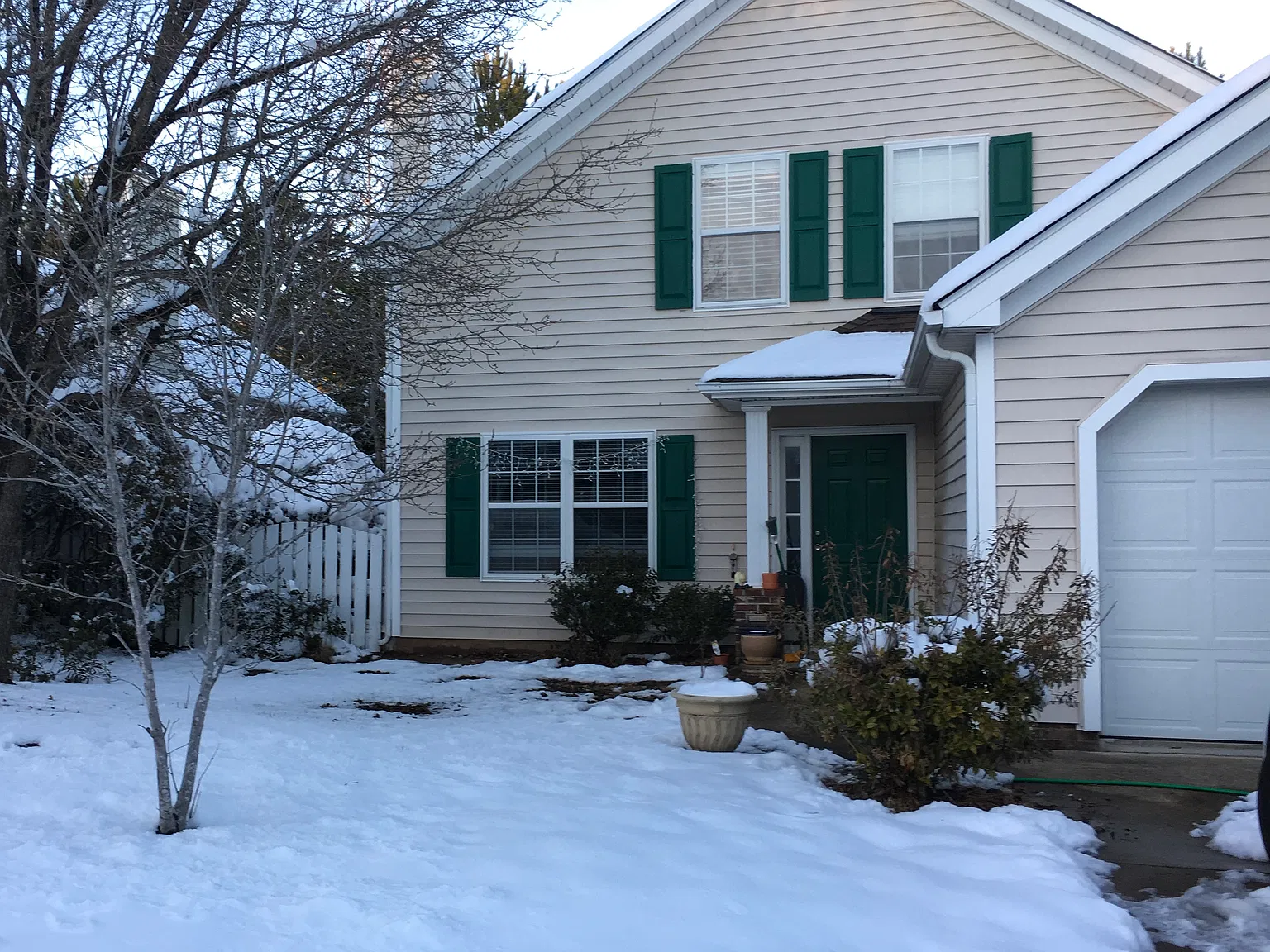 4 bed, 1463 sqft, $1,995 — Photo 1
