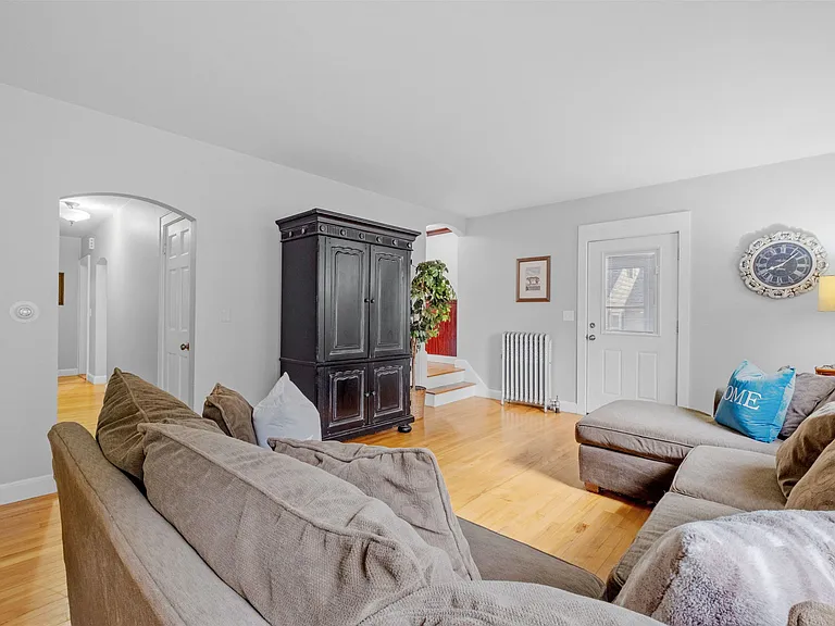 989 Union St — Photo 33