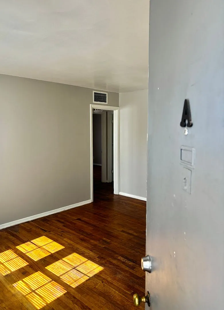 212 S Fillmore St — Photo 1