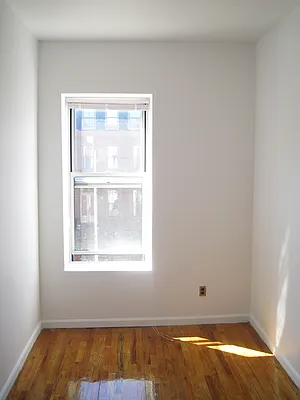 Rented by Space Real Estate | media 12