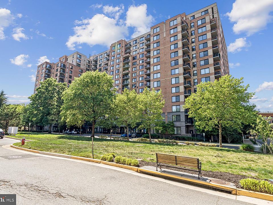 1st image of 2451 Midtown Ave APT 725