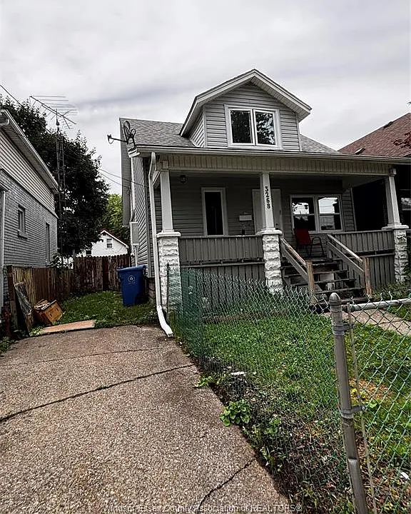 3268 Baby St