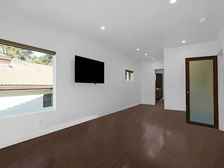 3832 Shannon Rd — Photo 28