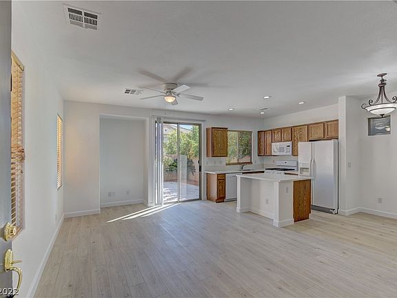 3rd image of 8228 Apple Spice St