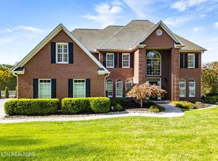 105 Center Park Ln, Oak Ridge, TN 37830