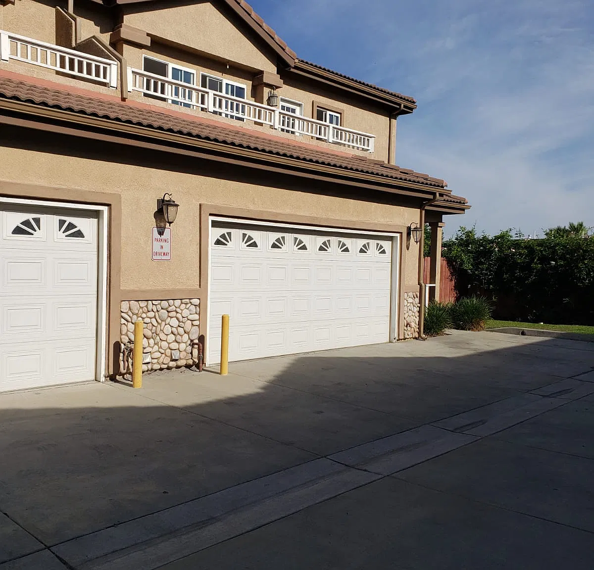 2 bed, 2.5 bath, 1300 sqft, $2,600 — Photo 1