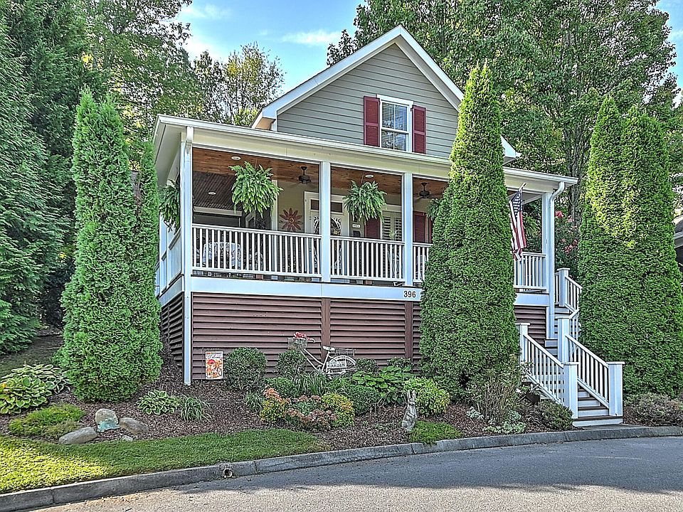 1st image of 396 Blount St