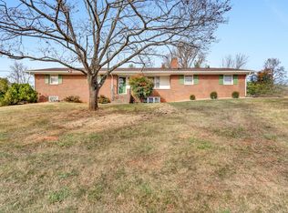 2211 Feather Rd, Vinton, VA 24179