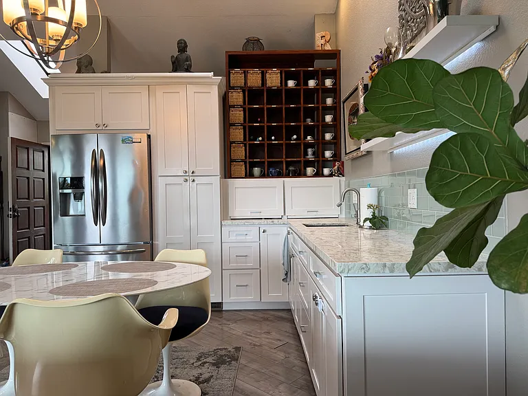 Hygeia Ave — Photo 8