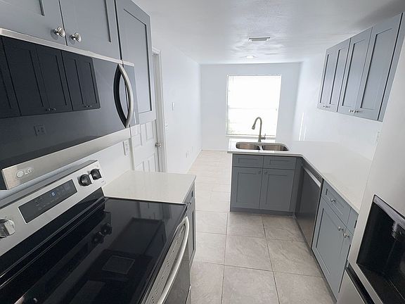 4th image of 9505 Putney Hill Ct