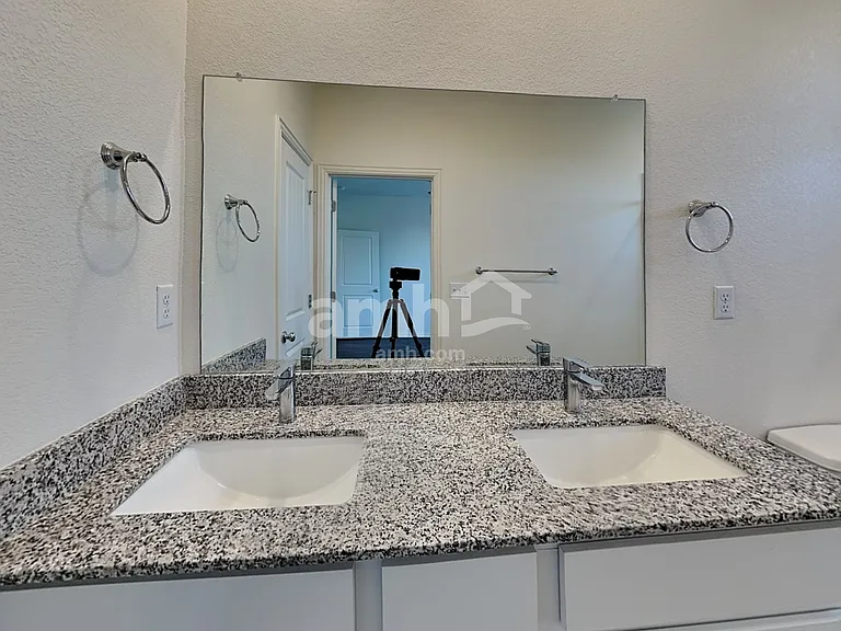2722 Wolfcreek — Photo 11