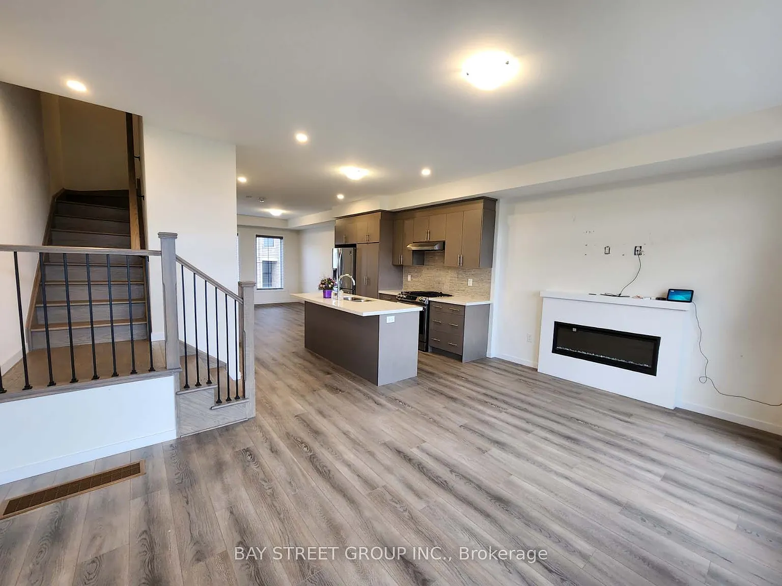 4 bed, $3,600 — Photo 4