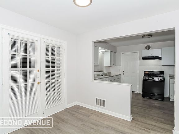 5th image of 2520 Westwood Northern Blvd