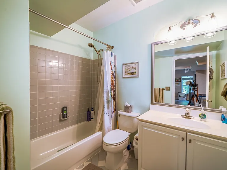 1115 Amanda Dr — Photo 21