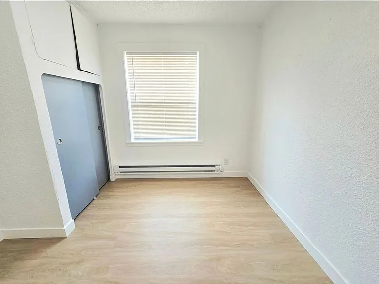 1411 Basin St SW — Photo 6
