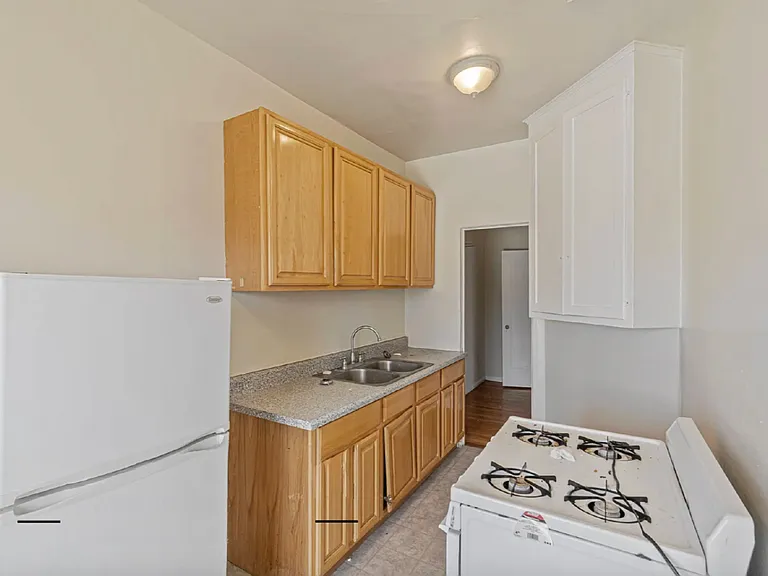 657 Cochran — Photo 10