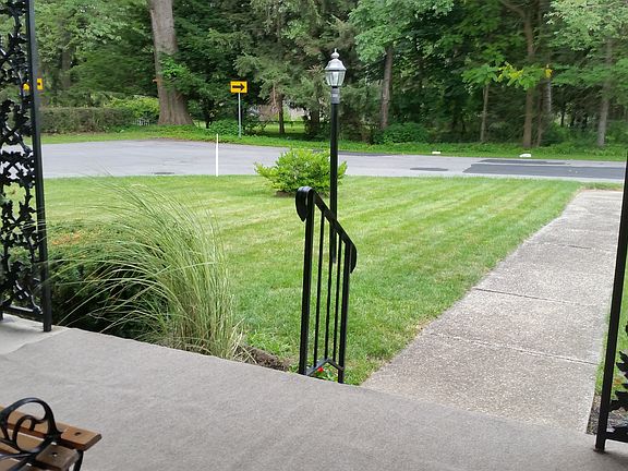 4th image of 78 Willowdale Dr