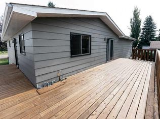 10 E Tee Rd, Lacombe, AB T4L 1R4