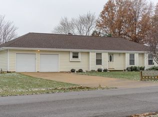 607 S Race St, Spring Hill, KS 66083