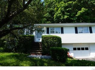 16 Hillandale Rd, Danbury, CT 06811