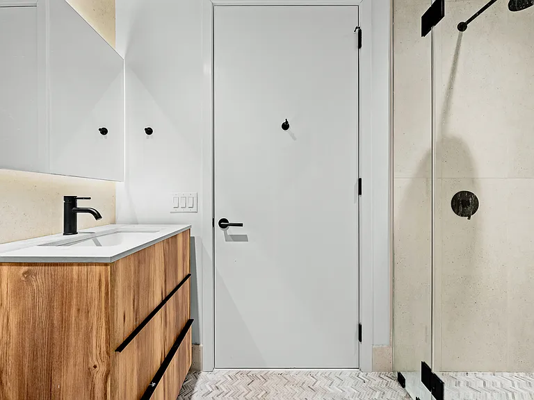 828 Metropolitan Ave #3Q — Photo 9