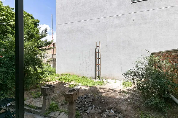 Rented by Nooklyn NYC LLC | media 39