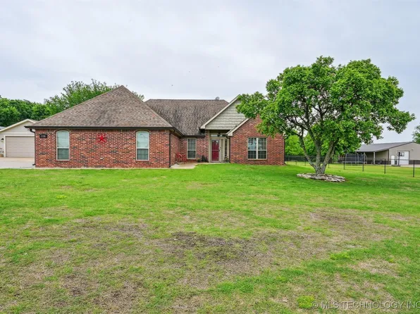 3850 E Maple Dr, Collinsville, OK 74021