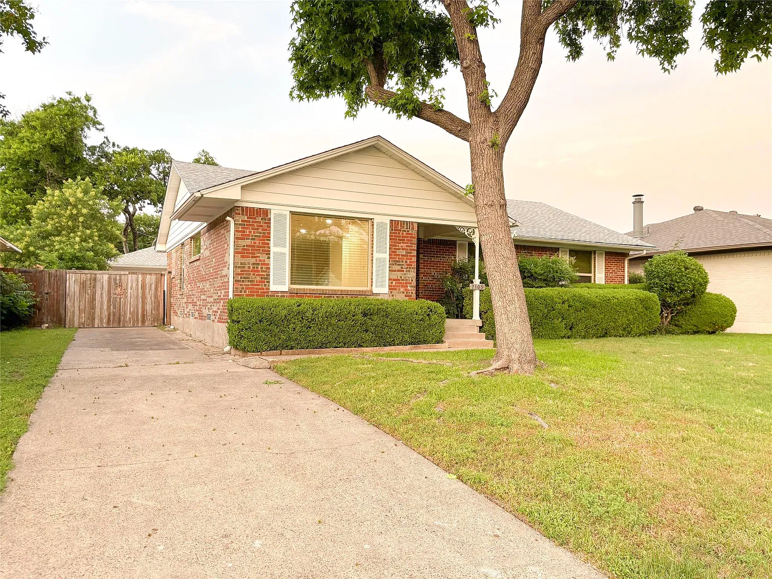 3 bed, 1422 sqft, $2,700 — Photo 2